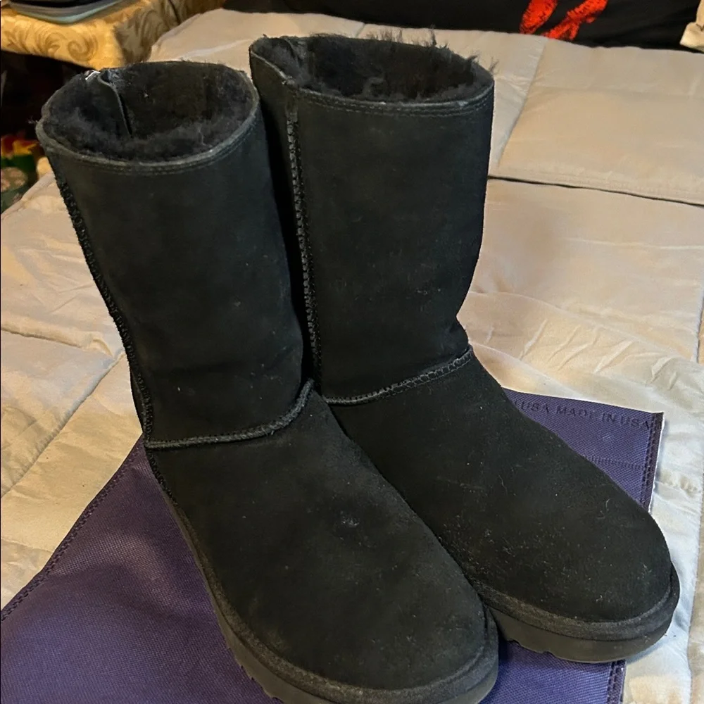 UGG Black Boots with Fur Trim and Zipper - Picture 2 of 6